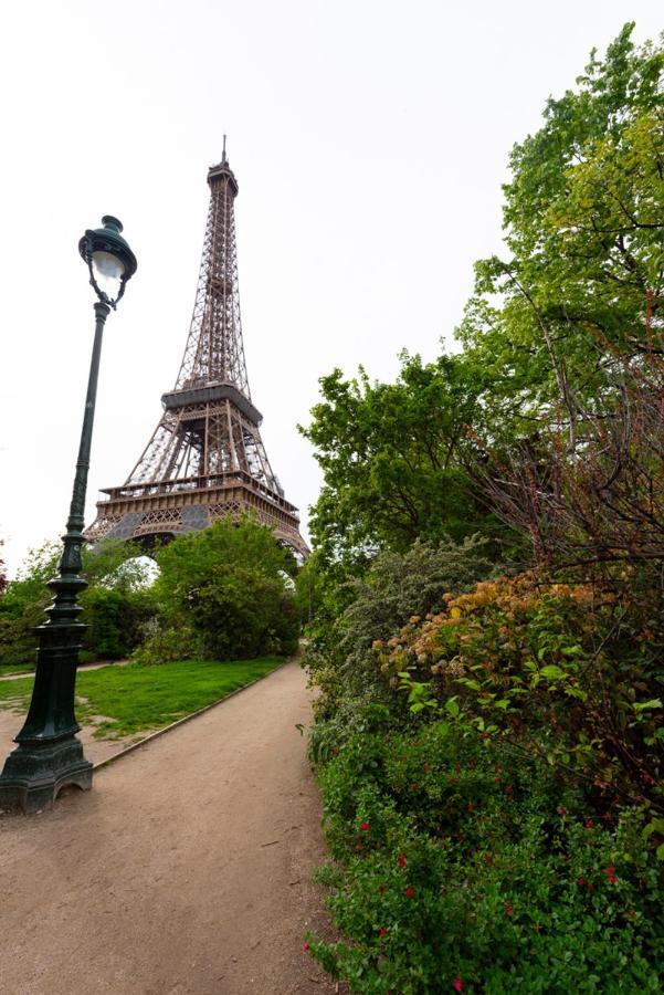 Au Pied De La Tour Apartment Paris Ngoại thất bức ảnh