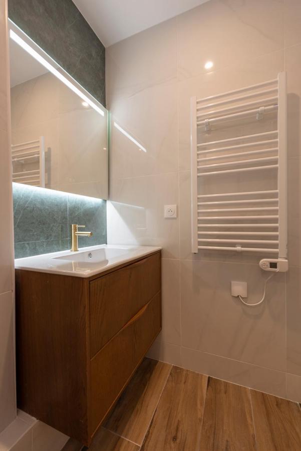 Au Pied De La Tour Apartment Paris Ngoại thất bức ảnh
